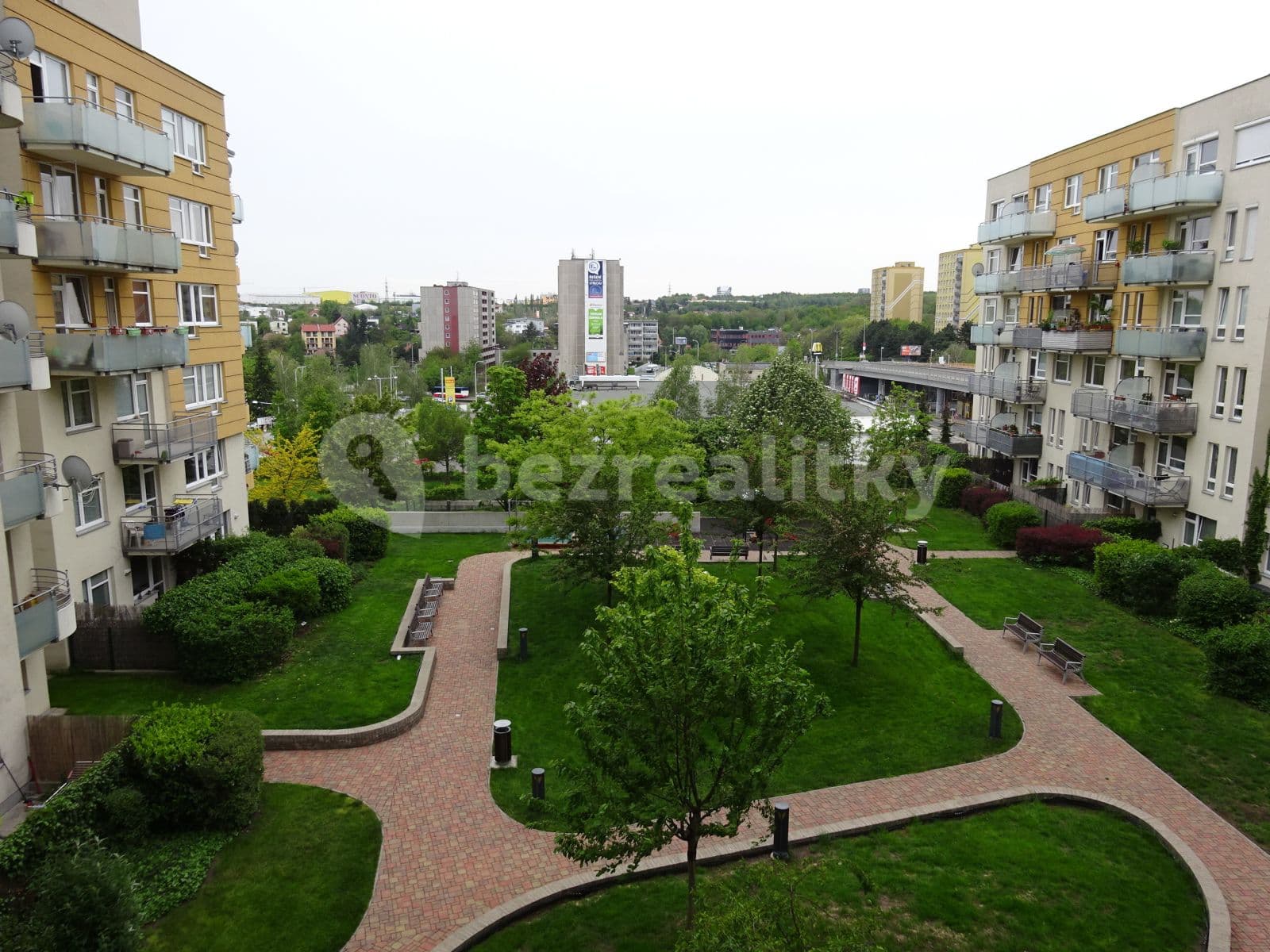 Prenájom bytu Garsoniéra 30 m², Zrzavého, Praha, Praha Prenájom bytu Garsoniéra 30 m², Zrzavého, Praha, Praha