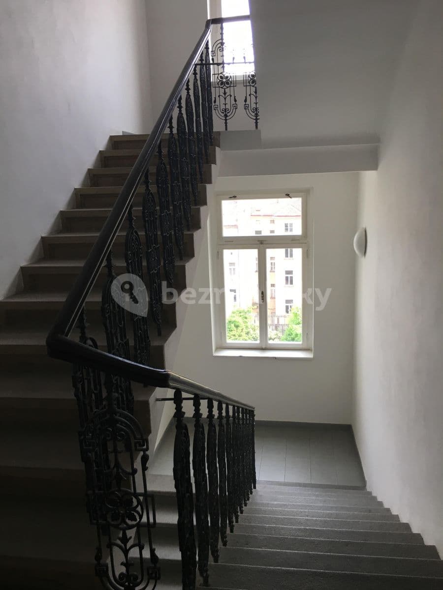 Prenájom bytu 1-izbový 35 m², Bělehradská, Praha, Praha Prenájom bytu 1-izbový 35 m², Bělehradská, Praha, Praha