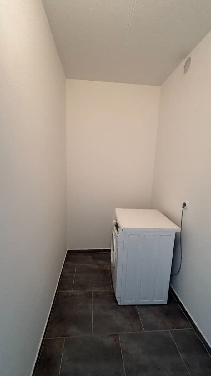 Prenájom bytu 3-izbový 72 m², Kálikova, Praha, Praha Prenájom bytu 3-izbový 72 m², Kálikova, Praha, Praha