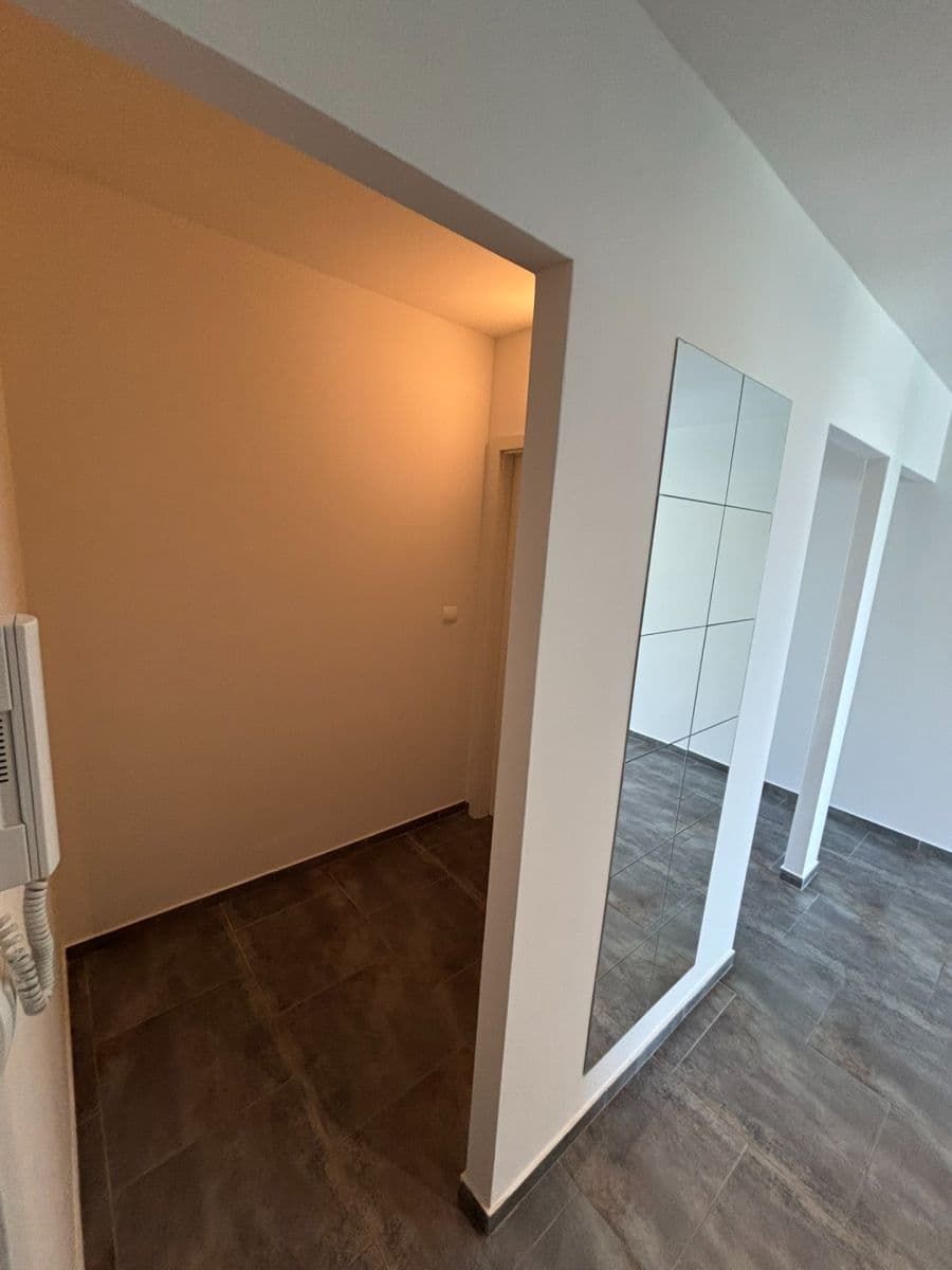 Prenájom bytu 3-izbový 72 m², Kálikova, Praha, Praha Prenájom bytu 3-izbový 72 m², Kálikova, Praha, Praha