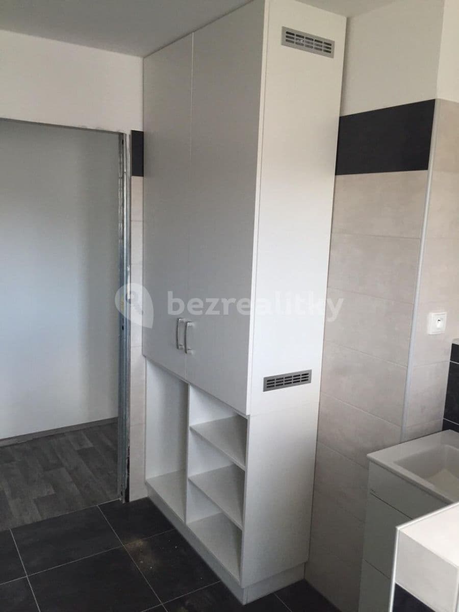 Prenájom bytu 2-izbový 55 m², Dašická, Pardubice, Pardubický kraj Prenájom bytu 2-izbový 55 m², Dašická, Pardubice, Pardubický kraj