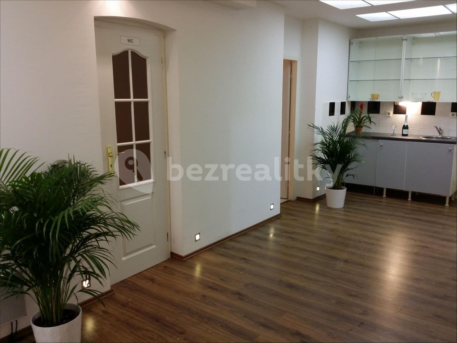 Prenájom nebytového priestoru 180 m², Žitomírská, Praha, Praha Prenájom nebytového priestoru 180 m², Žitomírská, Praha, Praha