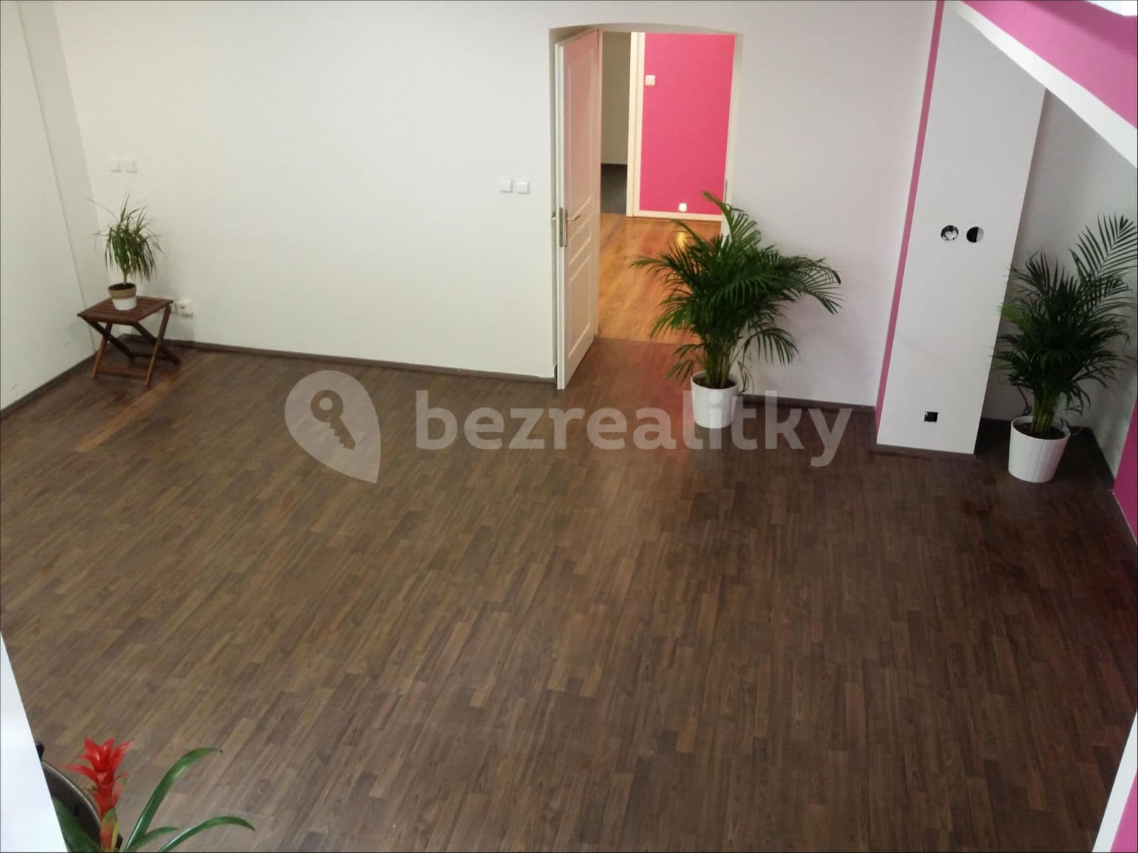 Prenájom nebytového priestoru 180 m², Žitomírská, Praha, Praha Prenájom nebytového priestoru 180 m², Žitomírská, Praha, Praha