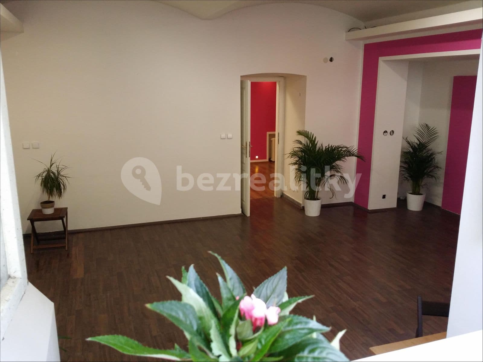 Prenájom nebytového priestoru 180 m², Žitomírská, Praha, Praha Prenájom nebytového priestoru 180 m², Žitomírská, Praha, Praha