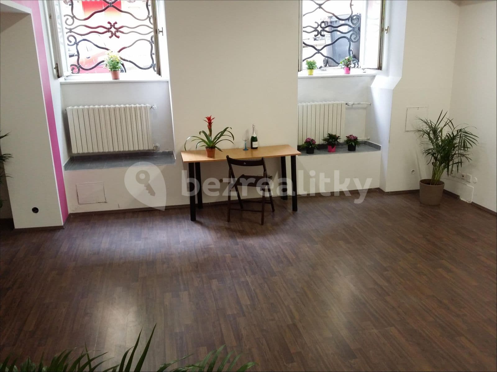 Prenájom nebytového priestoru 180 m², Žitomírská, Praha, Praha Prenájom nebytového priestoru 180 m², Žitomírská, Praha, Praha