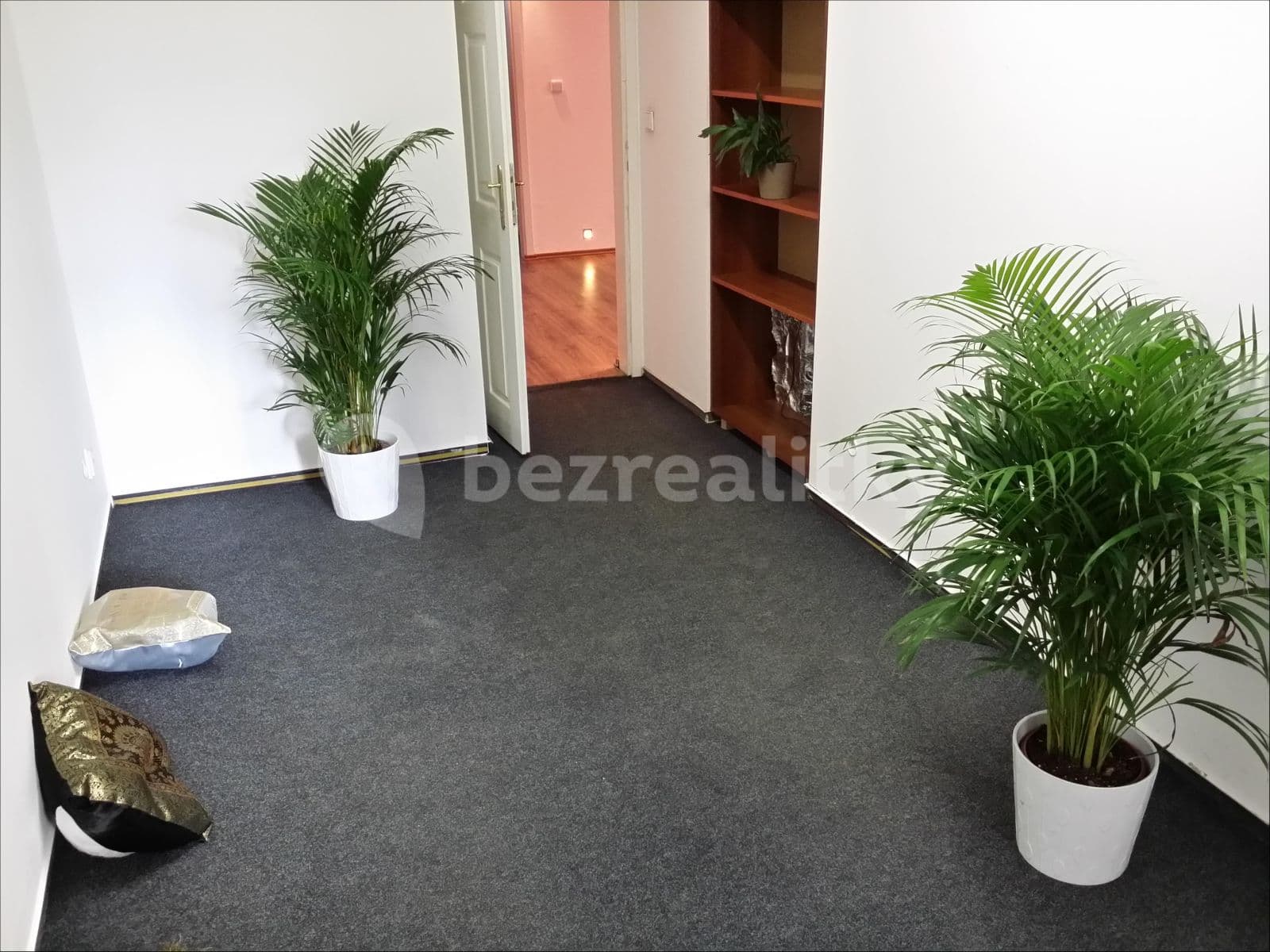 Prenájom nebytového priestoru 180 m², Žitomírská, Praha, Praha Prenájom nebytového priestoru 180 m², Žitomírská, Praha, Praha