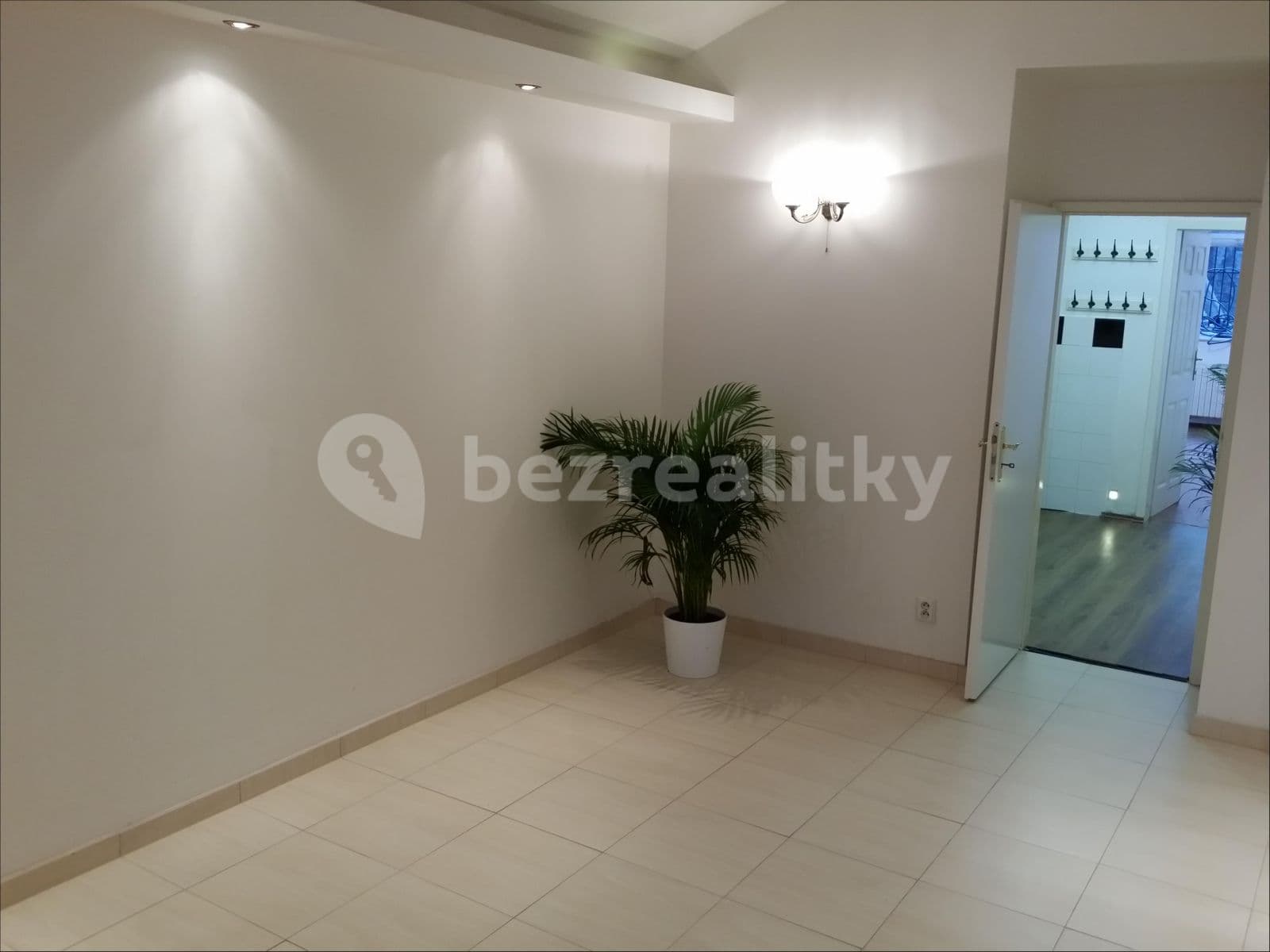 Prenájom nebytového priestoru 180 m², Žitomírská, Praha, Praha Prenájom nebytového priestoru 180 m², Žitomírská, Praha, Praha