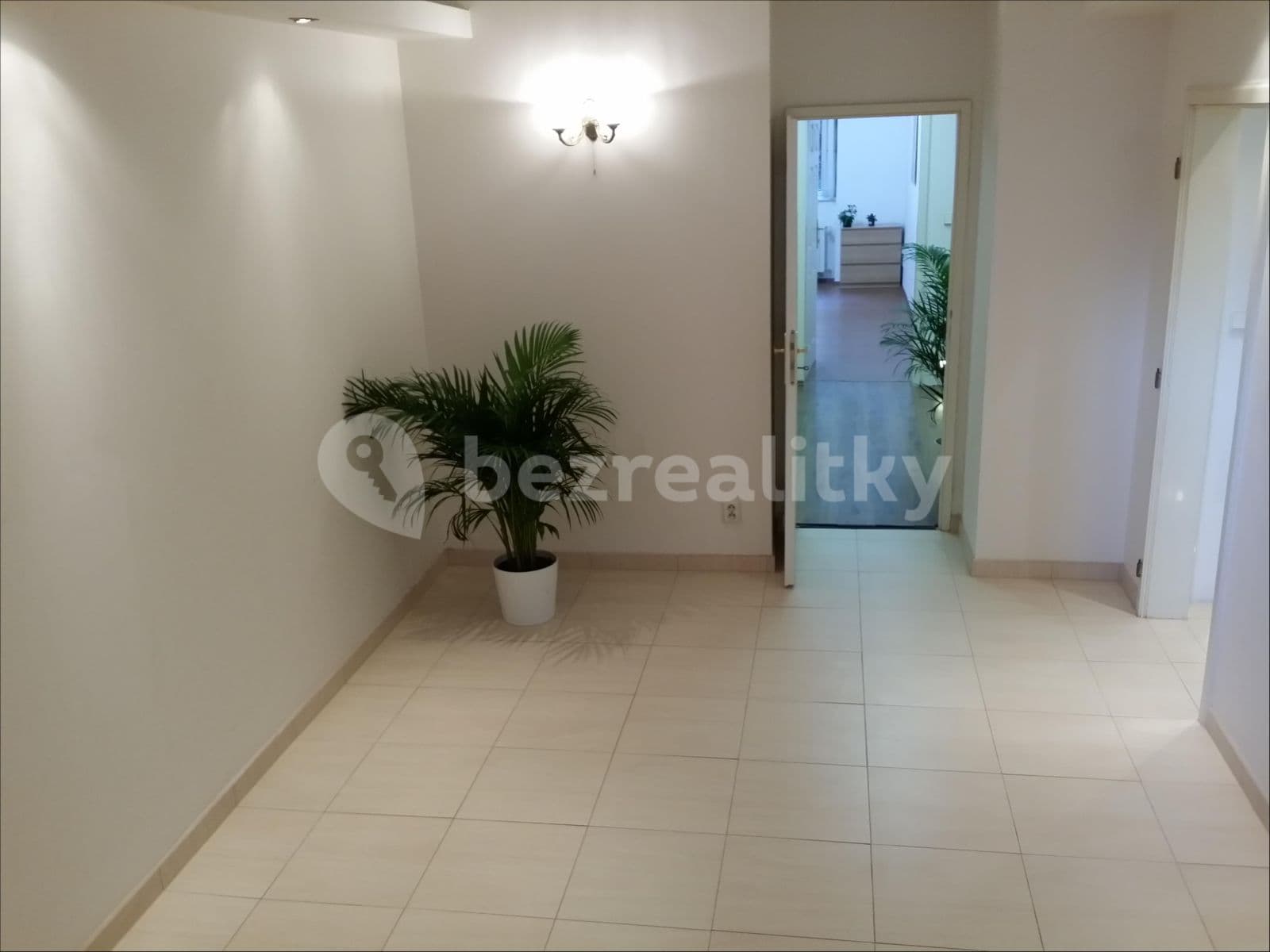 Prenájom nebytového priestoru 180 m², Žitomírská, Praha, Praha Prenájom nebytového priestoru 180 m², Žitomírská, Praha, Praha