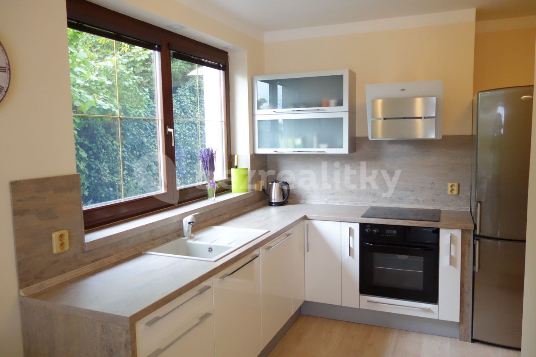 Prenájom bytu 1-izbový 45 m², Nad Lískami, Brno, Jihomoravský kraj Prenájom bytu 1-izbový 45 m², Nad Lískami, Brno, Jihomoravský kraj