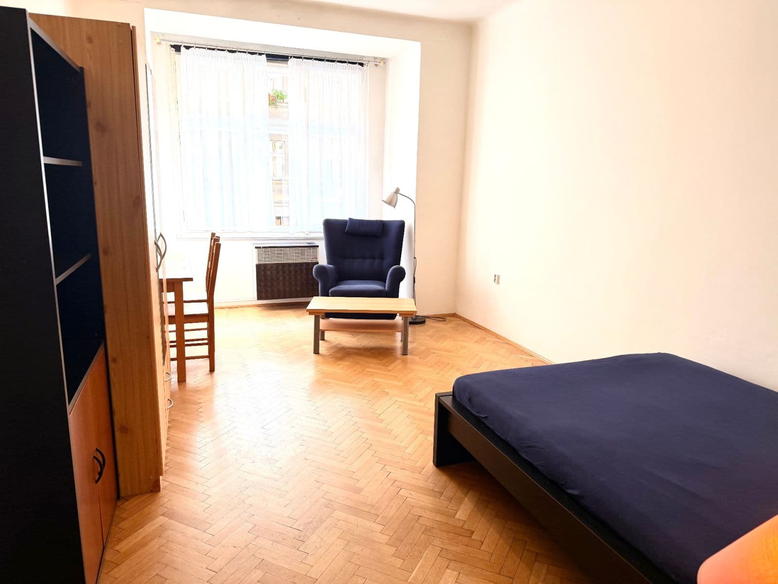 Prenájom bytu 4-izbový 120 m², Biskupcova, Praha, Praha Prenájom bytu 4-izbový 120 m², Biskupcova, Praha, Praha