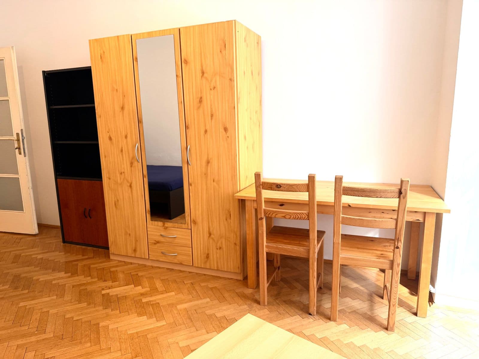 Prenájom bytu 4-izbový 120 m², Biskupcova, Praha, Praha Prenájom bytu 4-izbový 120 m², Biskupcova, Praha, Praha