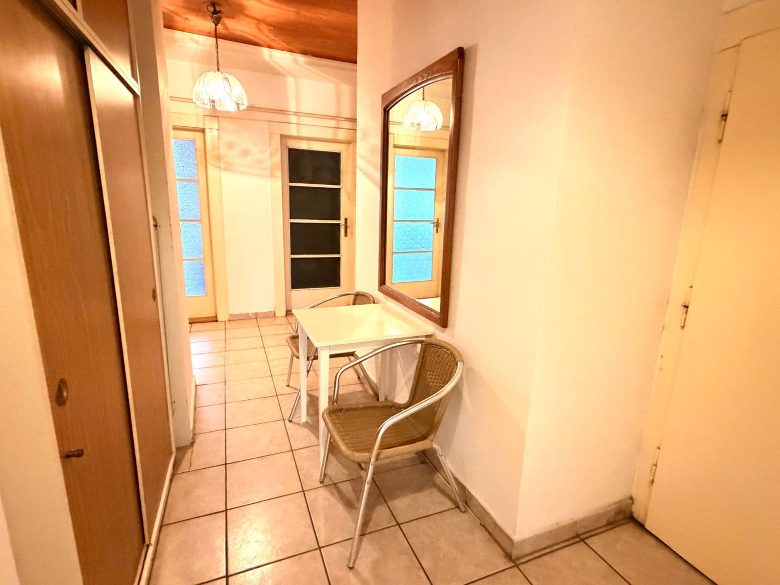 Prenájom bytu 4-izbový 120 m², Biskupcova, Praha, Praha Prenájom bytu 4-izbový 120 m², Biskupcova, Praha, Praha