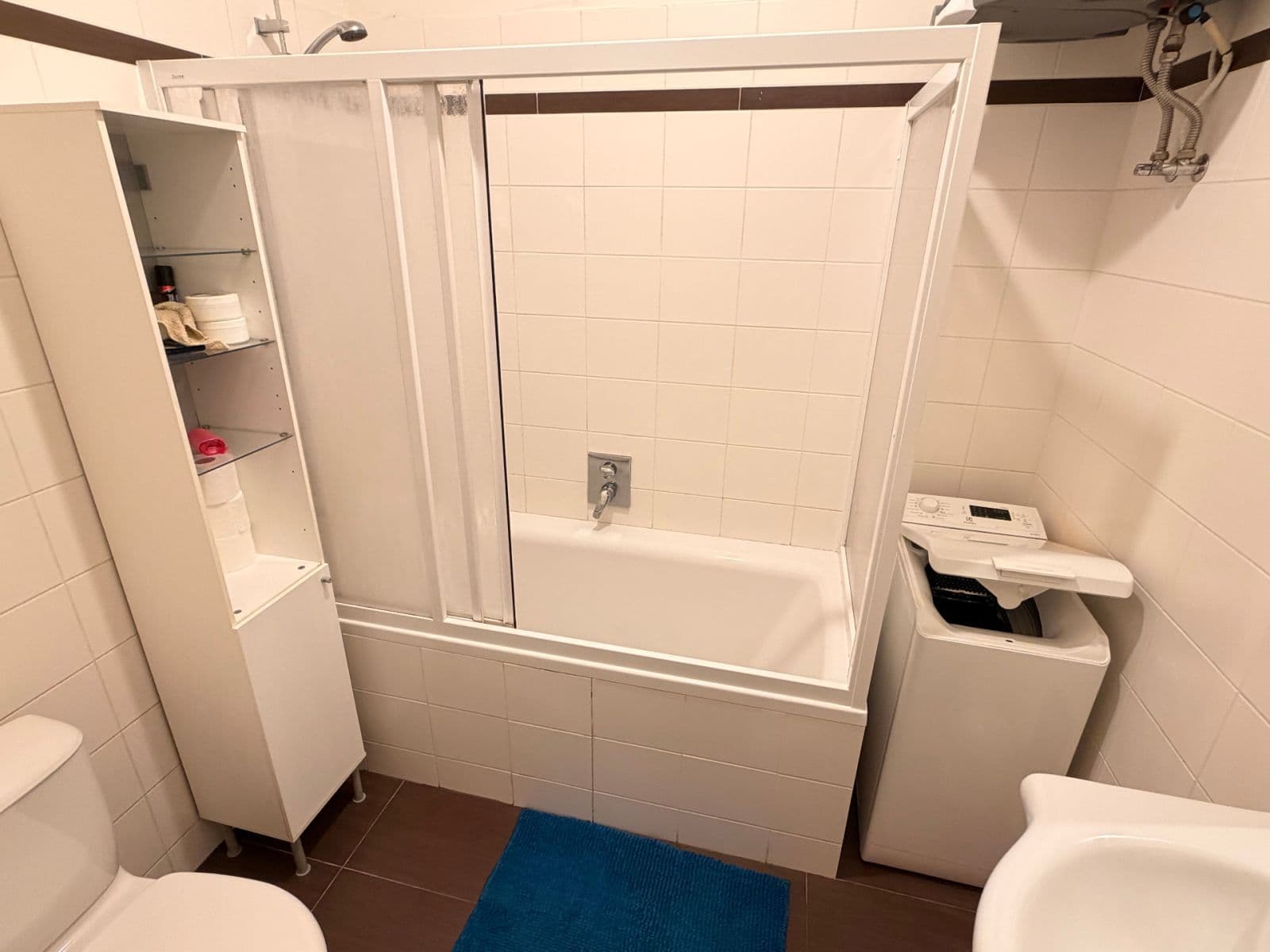 Prenájom bytu 4-izbový 120 m², Biskupcova, Praha, Praha Prenájom bytu 4-izbový 120 m², Biskupcova, Praha, Praha