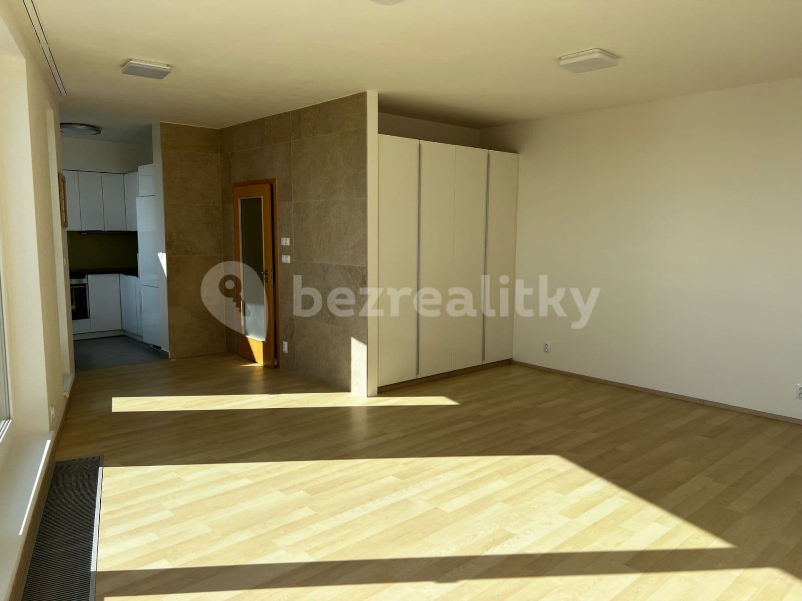 Prenájom bytu 1-izbový 44 m², Sazovická, Praha, Praha Prenájom bytu 1-izbový 44 m², Sazovická, Praha, Praha