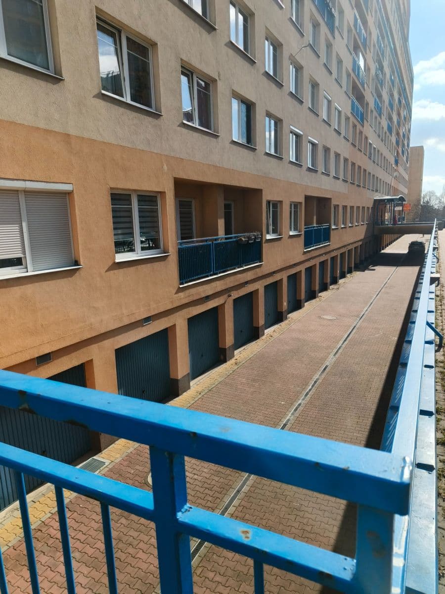 Prenájom garáže 16 m², Hnězdenská, Praha, Praha Prenájom garáže 16 m², Hnězdenská, Praha, Praha