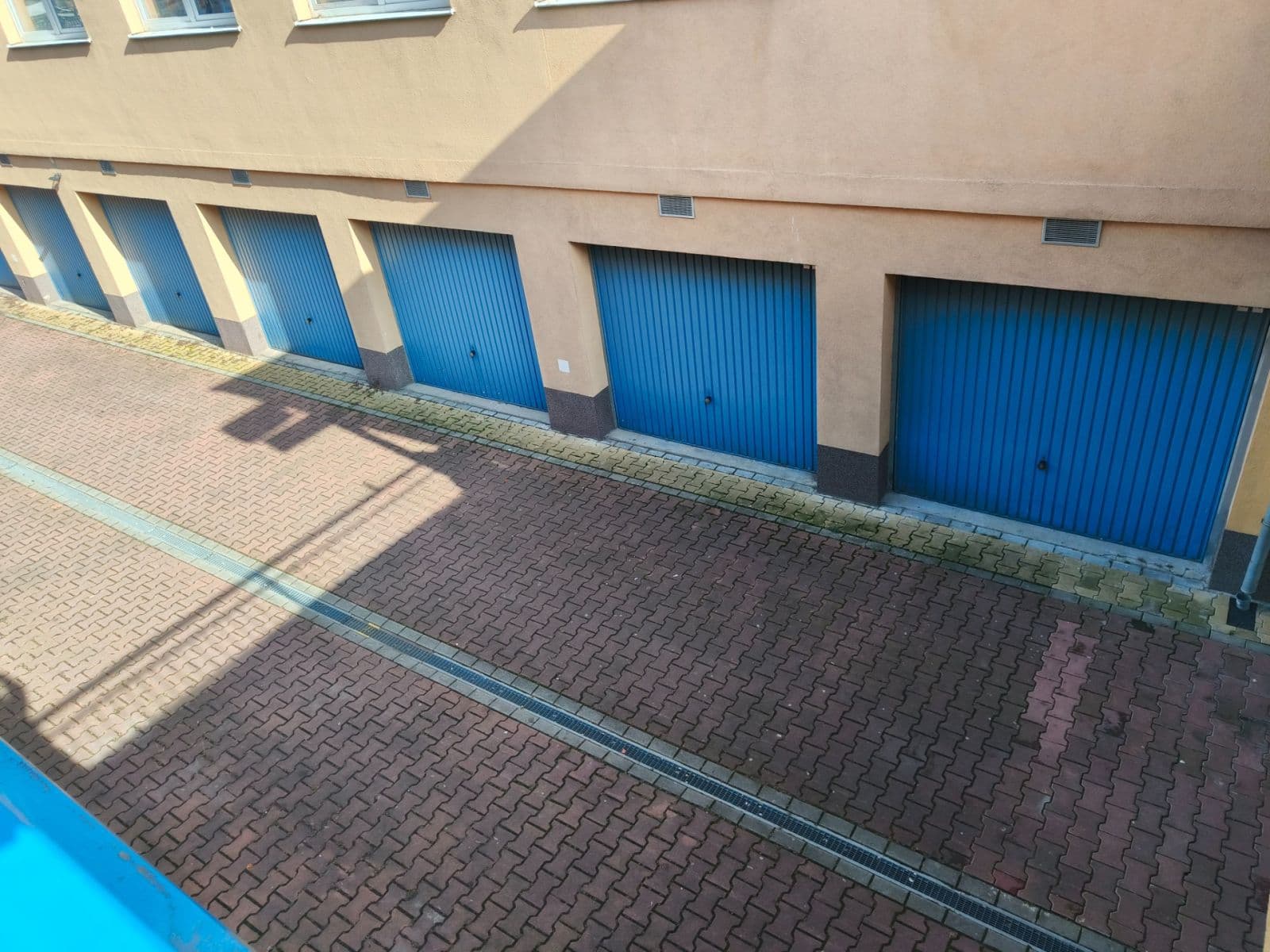 Prenájom garáže 16 m², Hnězdenská, Praha, Praha Prenájom garáže 16 m², Hnězdenská, Praha, Praha