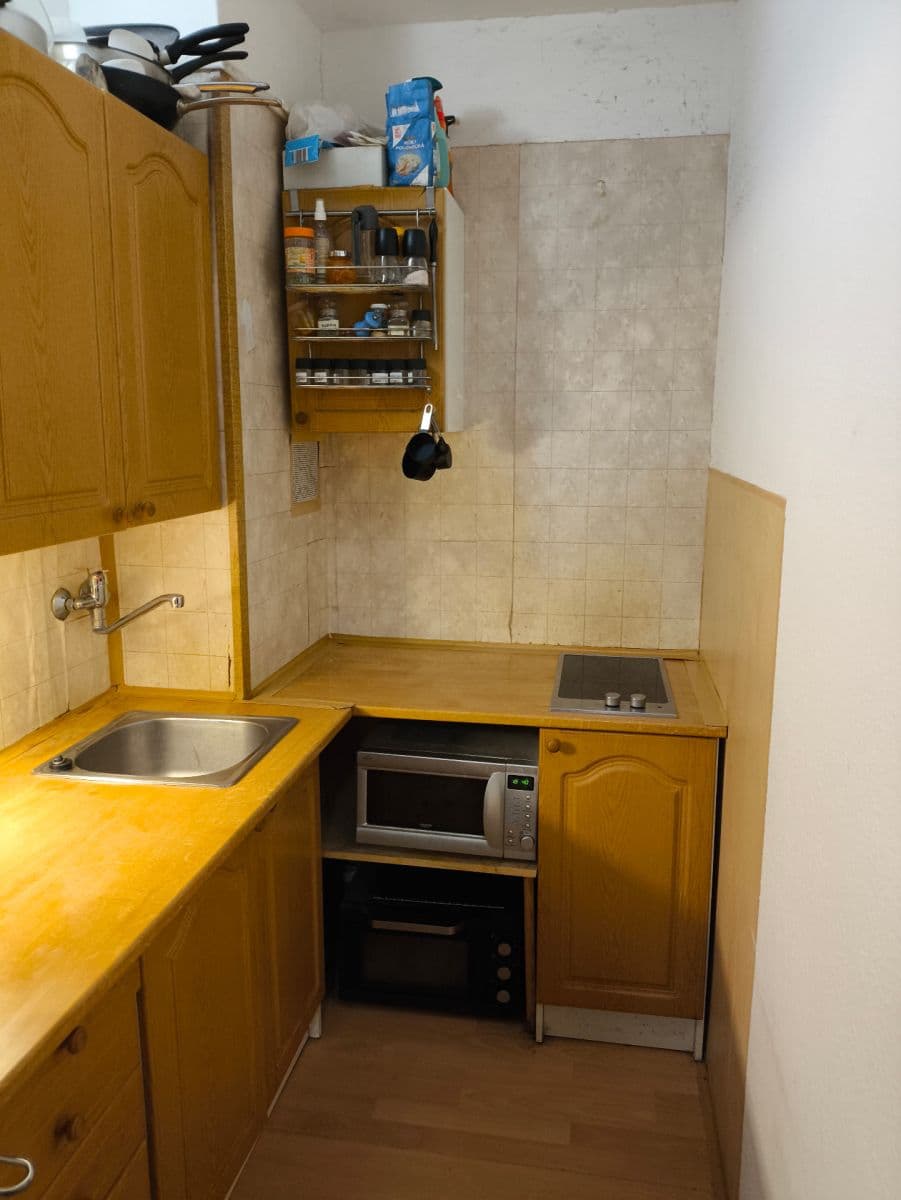 Prenájom bytu 2-izbový 42 m², Jablonecká, Praha, Praha Prenájom bytu 2-izbový 42 m², Jablonecká, Praha, Praha