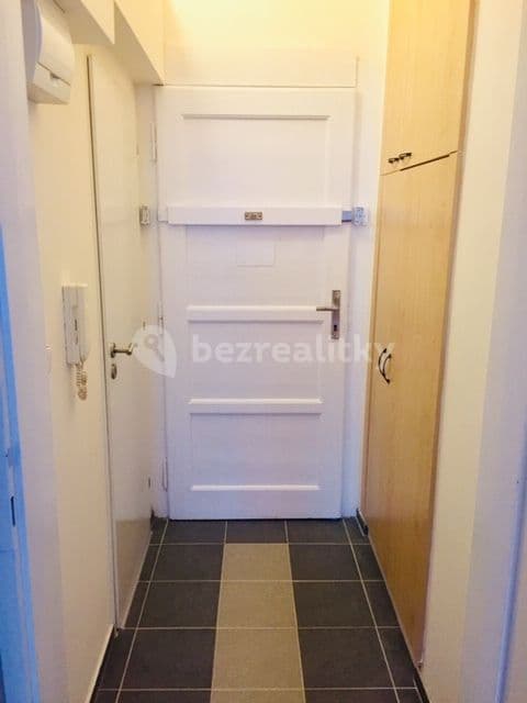 Prenájom bytu 1-izbový 25 m², Sudoměřská, Praha, Praha Prenájom bytu 1-izbový 25 m², Sudoměřská, Praha, Praha