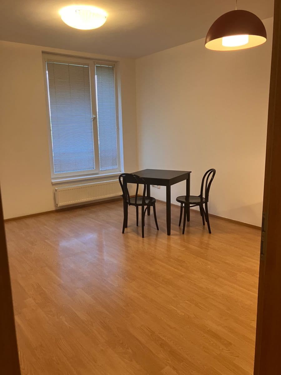 Prenájom bytu 2-izbový 47 m², Karla Kryla, Praha, Praha Prenájom bytu 2-izbový 47 m², Karla Kryla, Praha, Praha