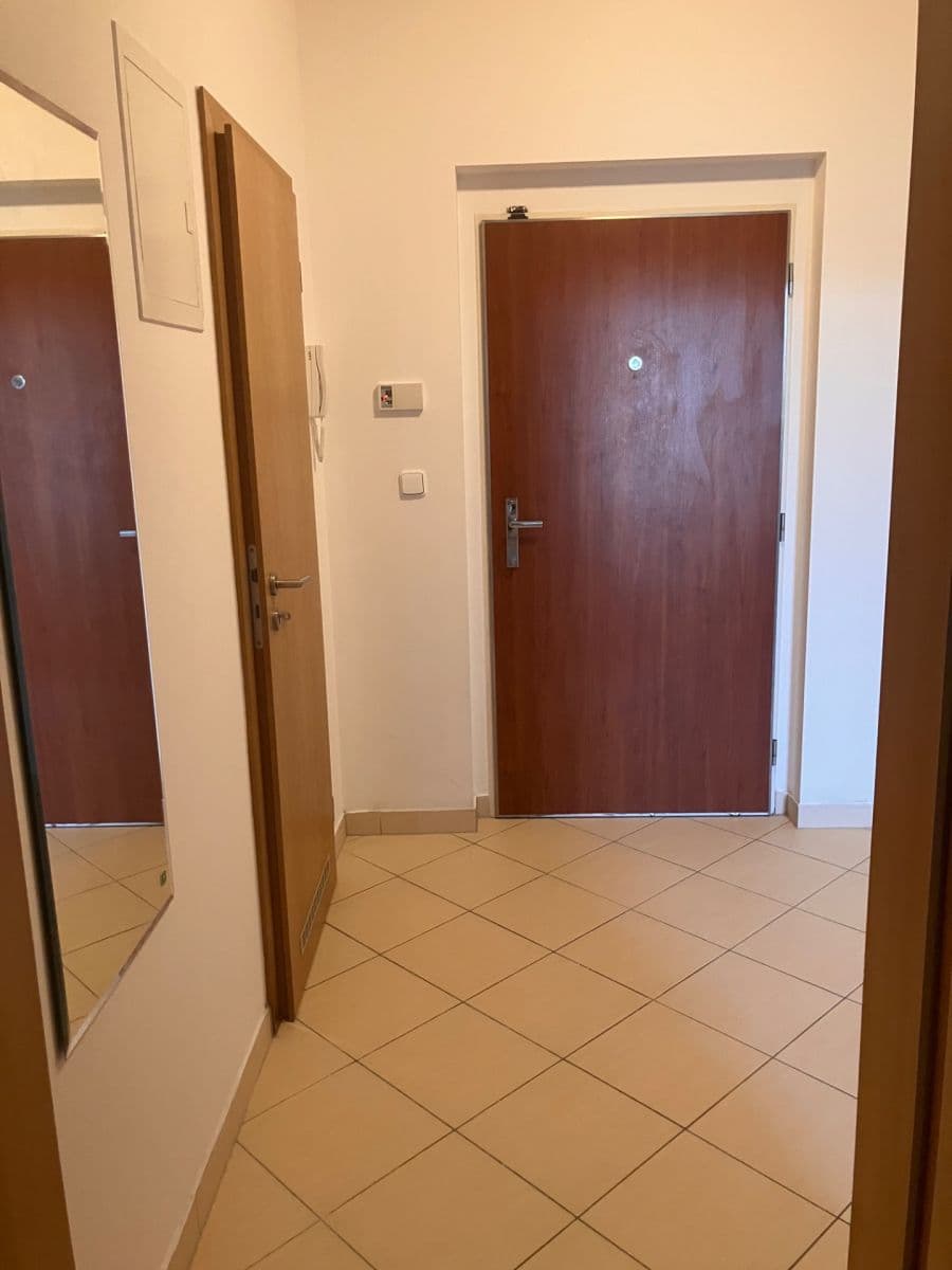 Prenájom bytu 2-izbový 47 m², Karla Kryla, Praha, Praha Prenájom bytu 2-izbový 47 m², Karla Kryla, Praha, Praha