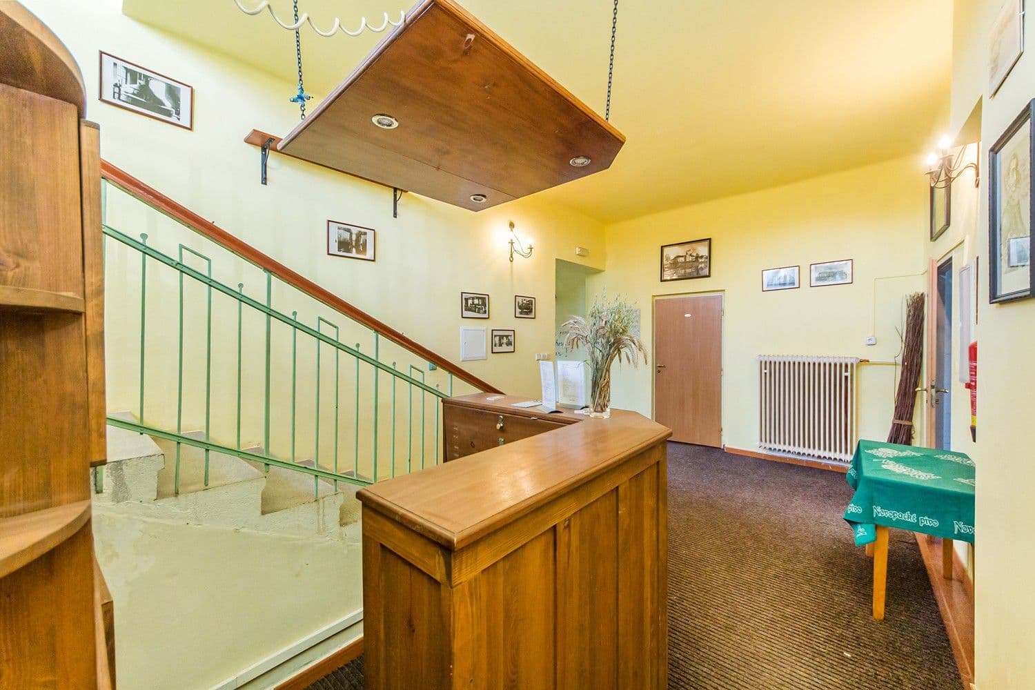 Predaj nebytového priestoru 1.200 m², Pecka, Královéhradecký kraj Predaj nebytového priestoru 1.200 m², Pecka, Královéhradecký kraj