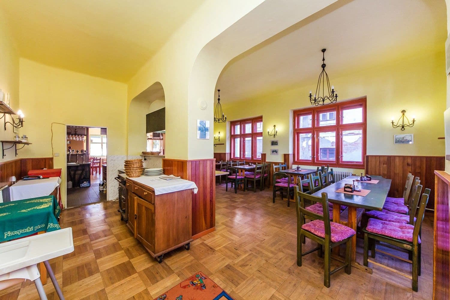 Predaj nebytového priestoru 1.200 m², Pecka, Královéhradecký kraj Predaj nebytového priestoru 1.200 m², Pecka, Královéhradecký kraj