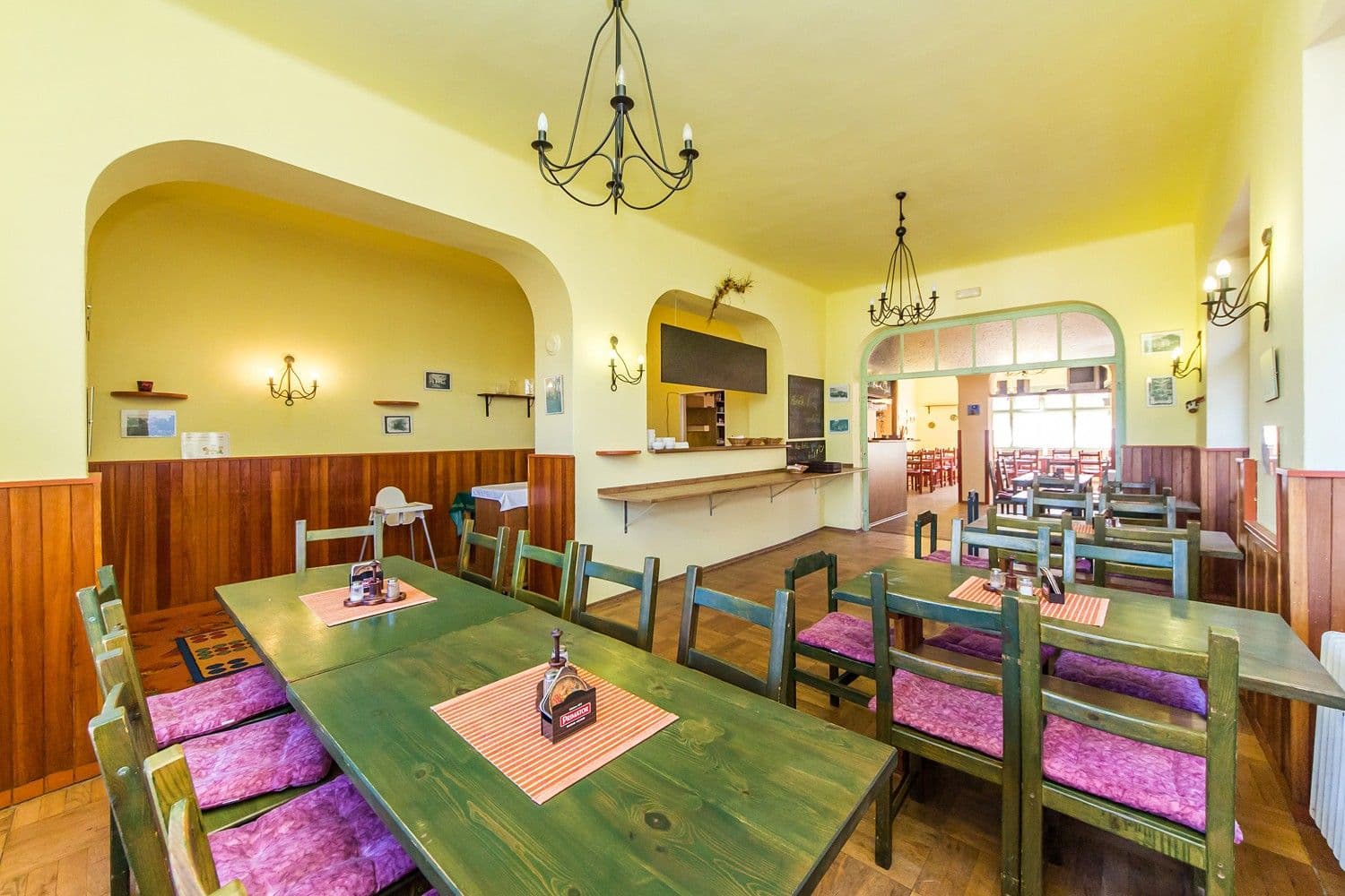 Predaj nebytového priestoru 1.200 m², Pecka, Královéhradecký kraj Predaj nebytového priestoru 1.200 m², Pecka, Královéhradecký kraj