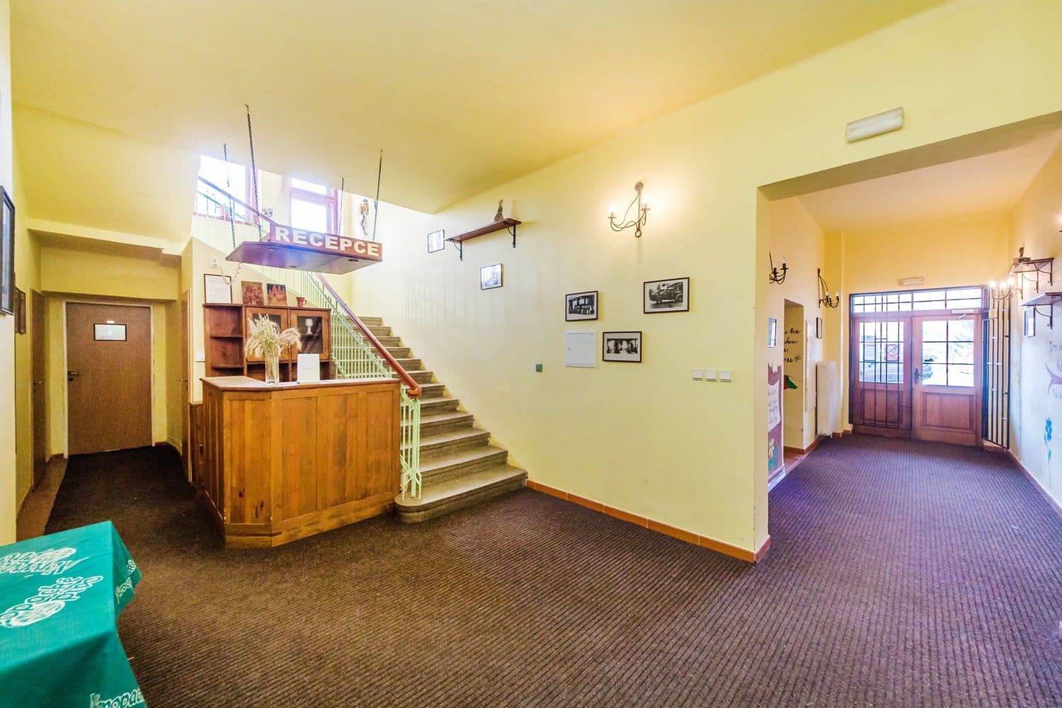 Predaj nebytového priestoru 1.200 m², Pecka, Královéhradecký kraj Predaj nebytového priestoru 1.200 m², Pecka, Královéhradecký kraj