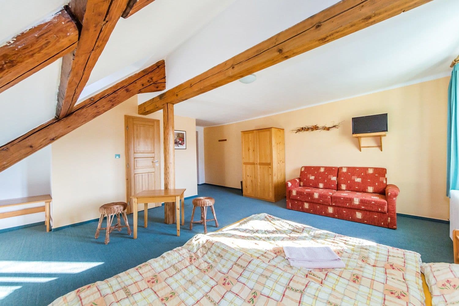 Predaj nebytového priestoru 1.200 m², Pecka, Královéhradecký kraj Predaj nebytového priestoru 1.200 m², Pecka, Královéhradecký kraj