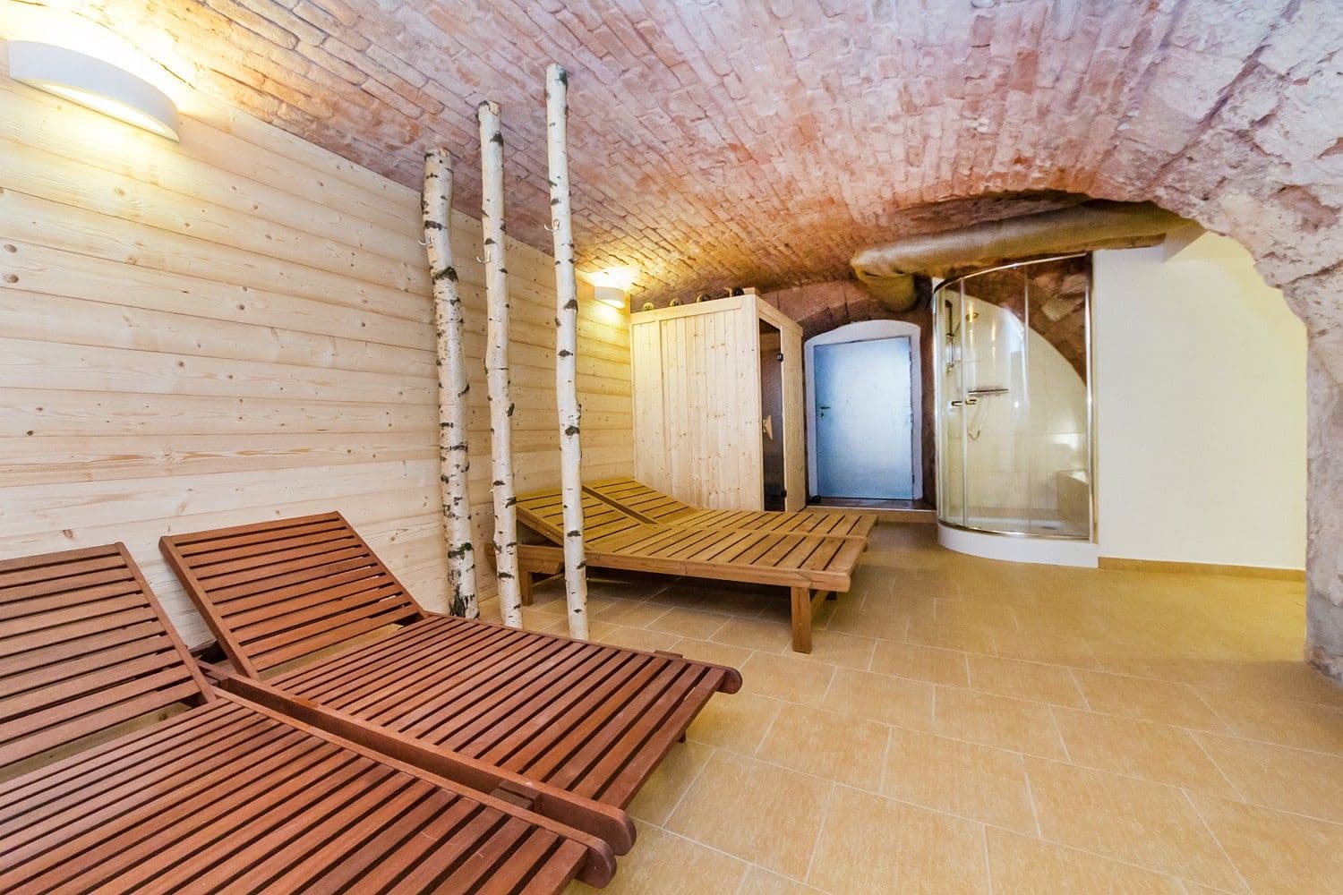 Predaj nebytového priestoru 1.200 m², Pecka, Královéhradecký kraj Predaj nebytového priestoru 1.200 m², Pecka, Královéhradecký kraj