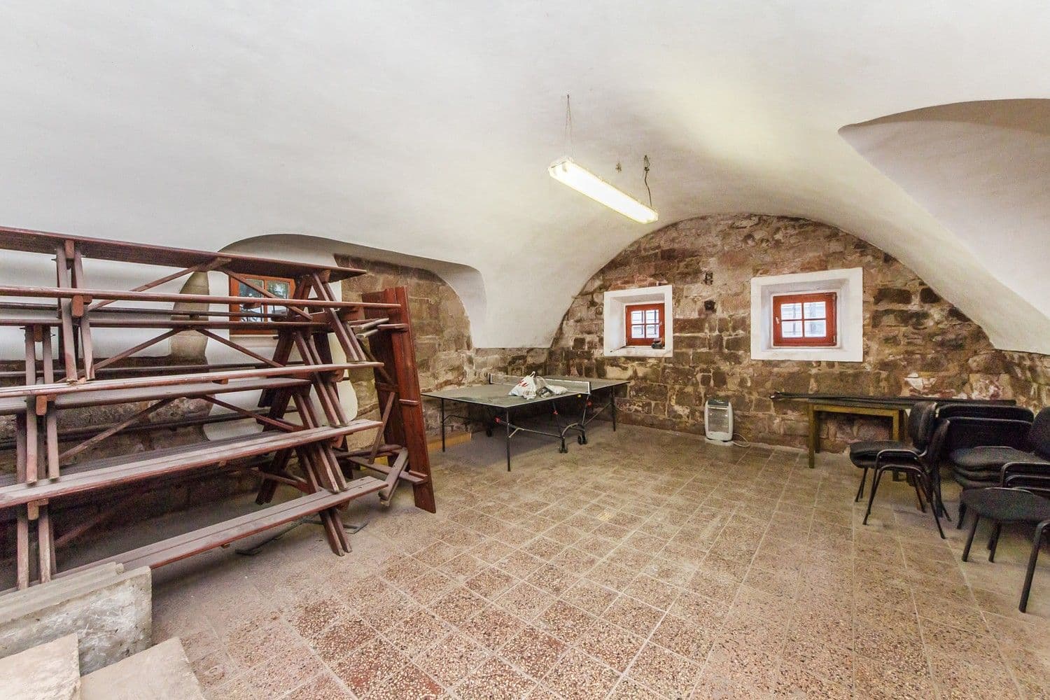 Predaj nebytového priestoru 1.200 m², Pecka, Královéhradecký kraj Predaj nebytového priestoru 1.200 m², Pecka, Královéhradecký kraj