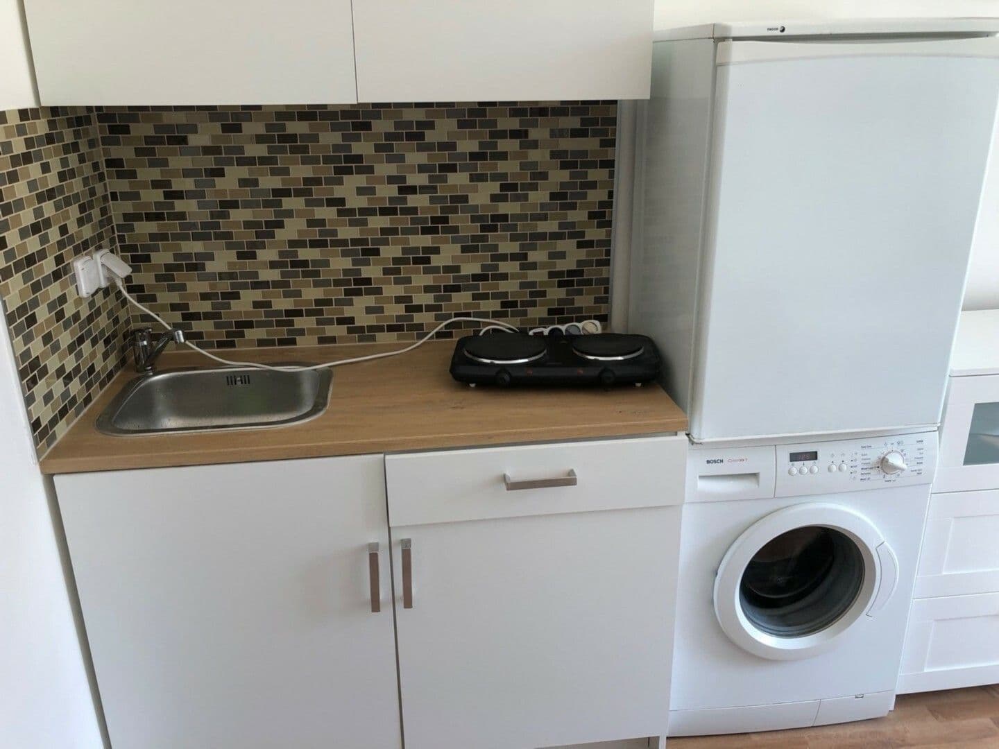 Prenájom bytu Garsoniéra 21 m², Na Hrádku, Praha, Praha Prenájom bytu Garsoniéra 21 m², Na Hrádku, Praha, Praha
