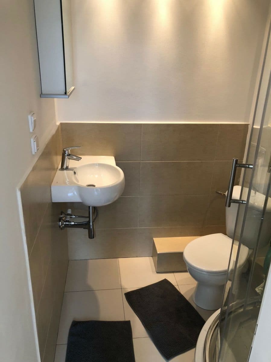 Prenájom bytu Garsoniéra 21 m², Na Hrádku, Praha, Praha Prenájom bytu Garsoniéra 21 m², Na Hrádku, Praha, Praha