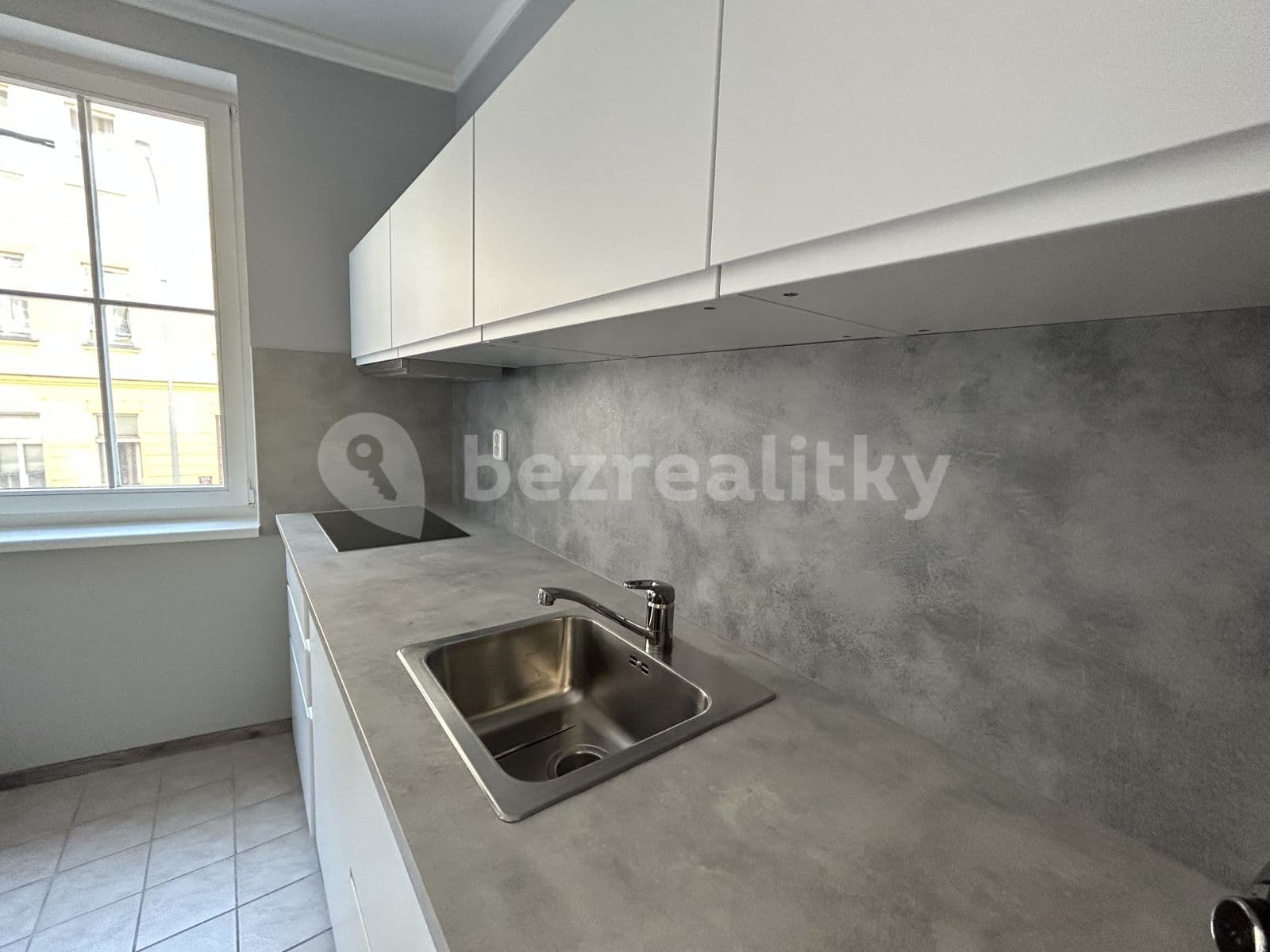 Prenájom bytu 1-izbový 30 m², Chelčického, Praha, Praha Prenájom bytu 1-izbový 30 m², Chelčického, Praha, Praha