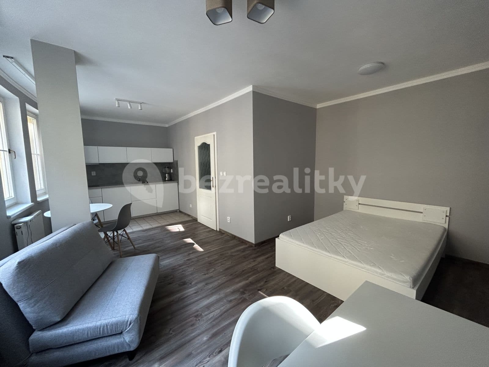 Prenájom bytu 1-izbový 30 m², Chelčického, Praha, Praha Prenájom bytu 1-izbový 30 m², Chelčického, Praha, Praha