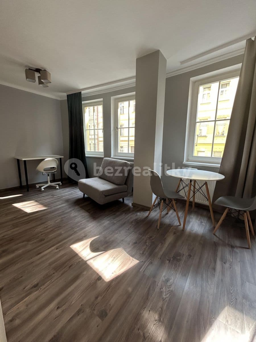 Prenájom bytu 1-izbový 30 m², Chelčického, Praha, Praha Prenájom bytu 1-izbový 30 m², Chelčického, Praha, Praha