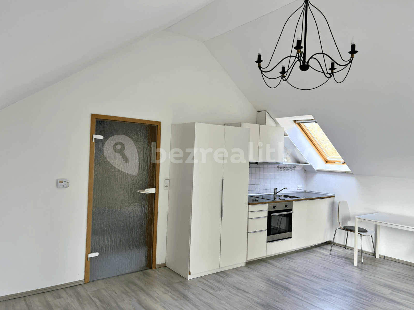 Prenájom bytu 1-izbový 40 m², Trnová, Středočeský kraj Prenájom bytu 1-izbový 40 m², Trnová, Středočeský kraj