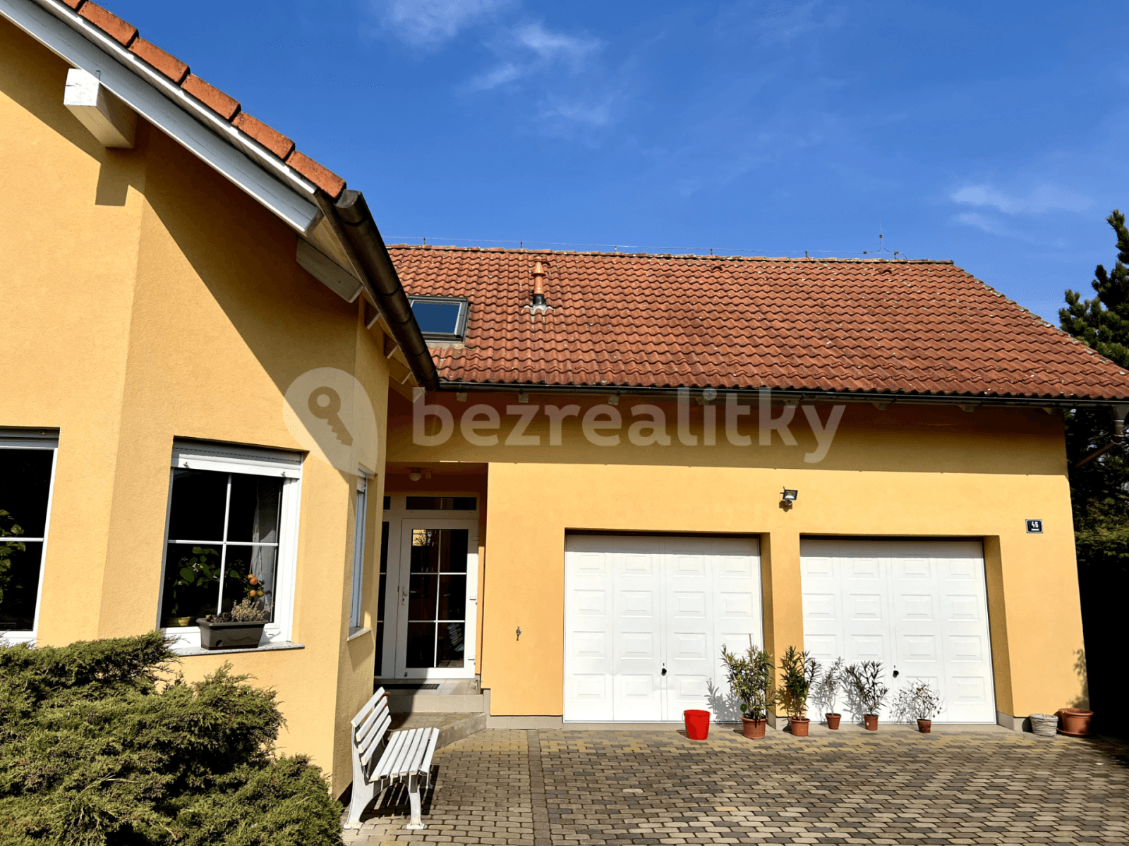 Prenájom bytu 1-izbový 40 m², Trnová, Středočeský kraj Prenájom bytu 1-izbový 40 m², Trnová, Středočeský kraj