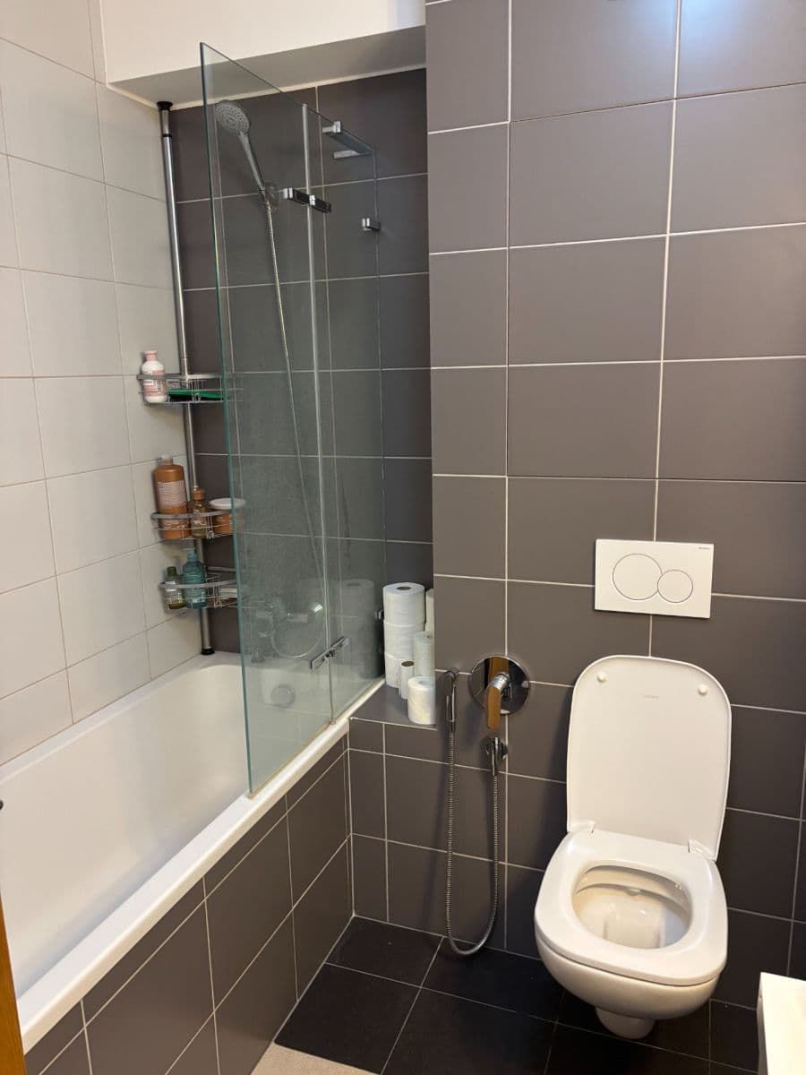 Prenájom bytu 2-izbový 63 m², U Proseckého Kostela, Praha, Praha Prenájom bytu 2-izbový 63 m², U Proseckého Kostela, Praha, Praha