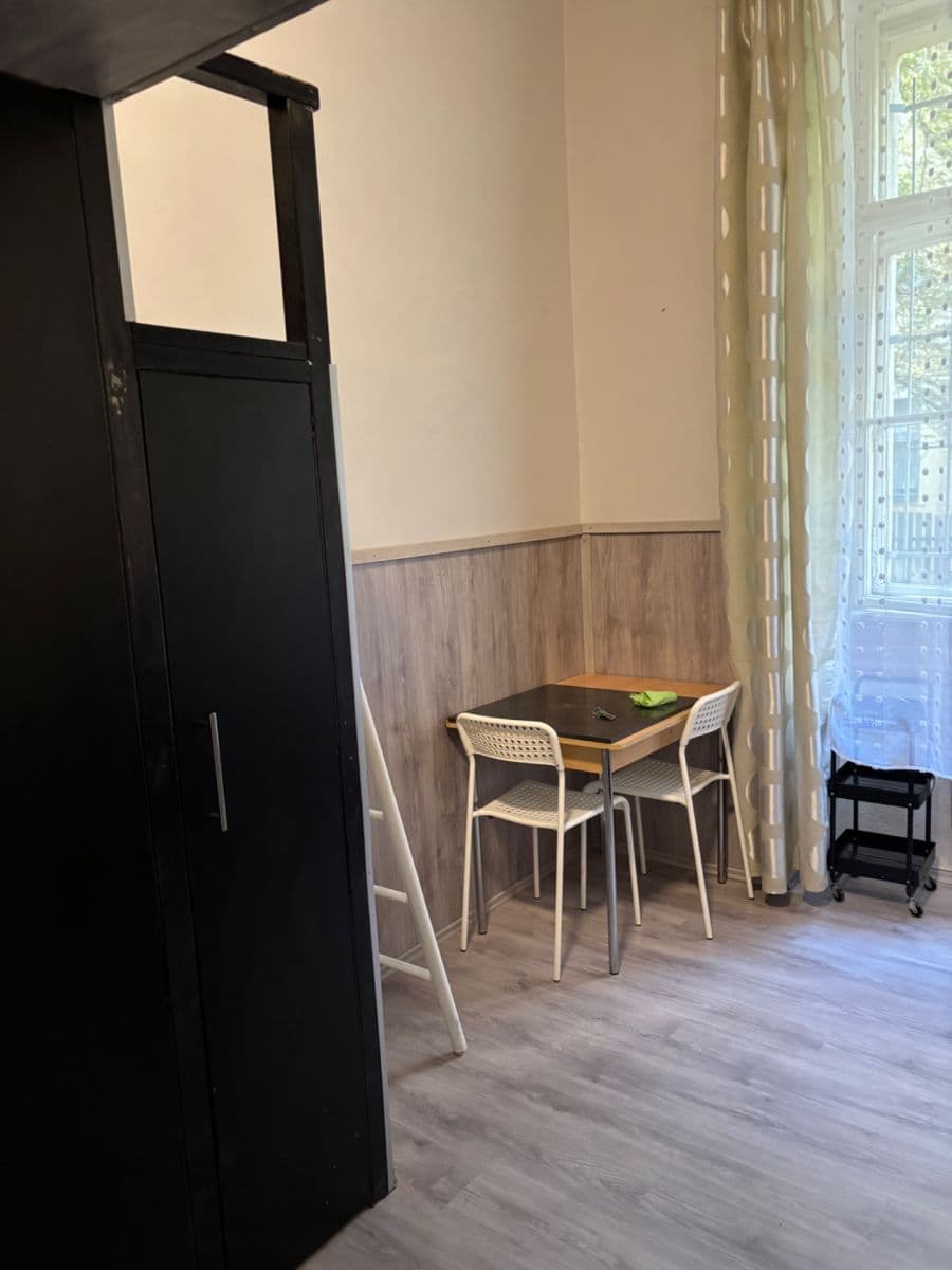 Prenájom bytu Garsoniéra 24 m², Petřínská, Praha, Praha Prenájom bytu Garsoniéra 24 m², Petřínská, Praha, Praha