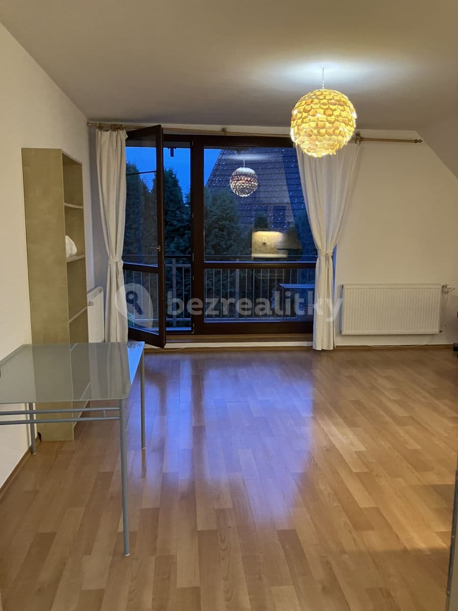 Prenájom bytu 1-izbový 39 m², Do Polí, Jesenice, Středočeský kraj Prenájom bytu 1-izbový 39 m², Do Polí, Jesenice, Středočeský kraj