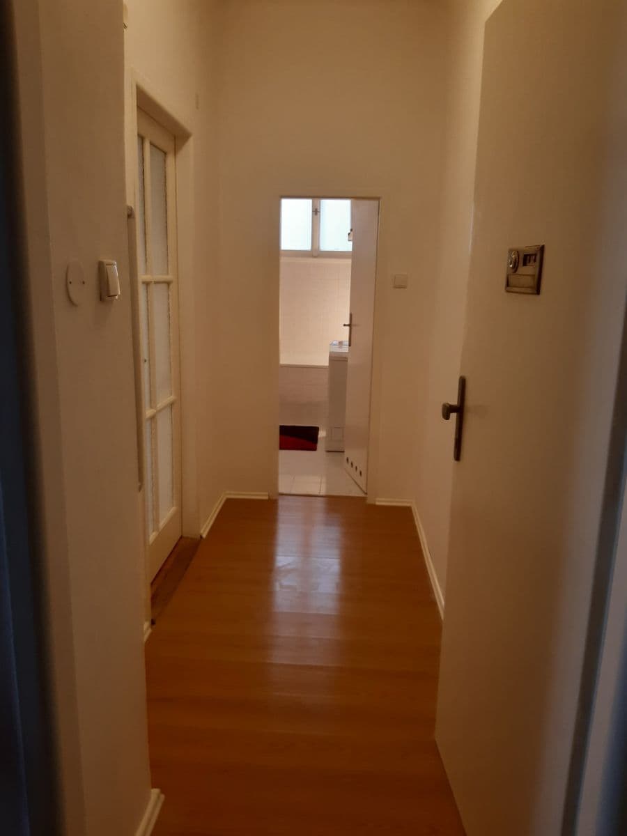 Prenájom bytu 1-izbový 29 m², Na Dlouhém lánu, Praha, Praha Prenájom bytu 1-izbový 29 m², Na Dlouhém lánu, Praha, Praha