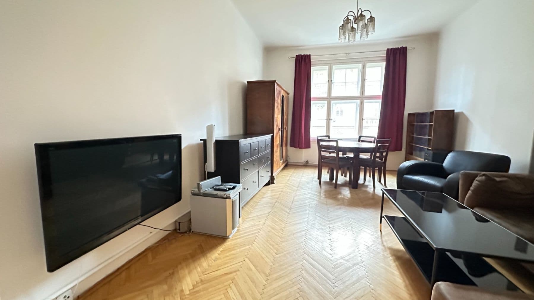 Prenájom bytu 2-izbový 55 m², Velehradská, Praha, Praha Prenájom bytu 2-izbový 55 m², Velehradská, Praha, Praha