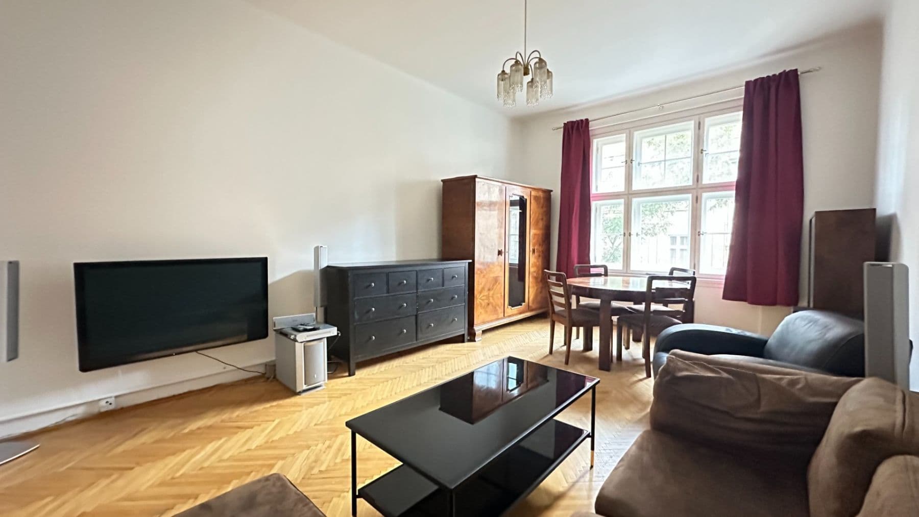 Prenájom bytu 2-izbový 55 m², Velehradská, Praha, Praha Prenájom bytu 2-izbový 55 m², Velehradská, Praha, Praha