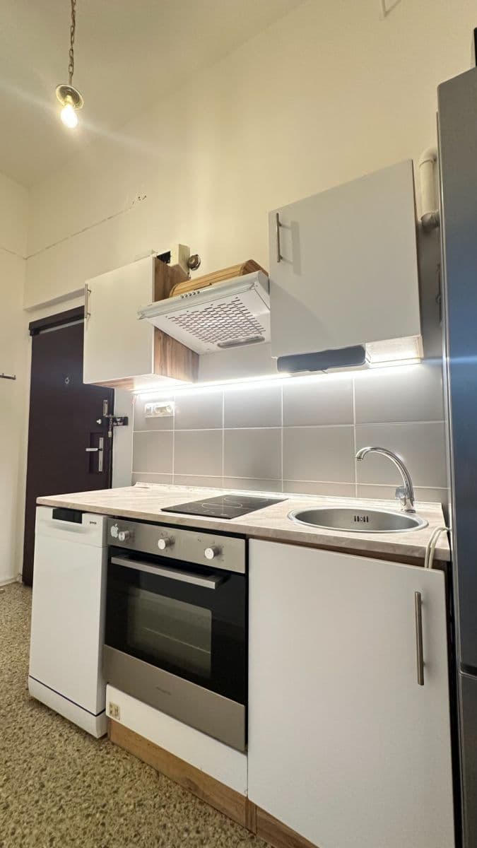 Prenájom bytu 2-izbový 55 m², Velehradská, Praha, Praha Prenájom bytu 2-izbový 55 m², Velehradská, Praha, Praha