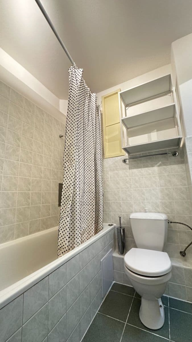 Prenájom bytu 2-izbový 55 m², Velehradská, Praha, Praha Prenájom bytu 2-izbový 55 m², Velehradská, Praha, Praha