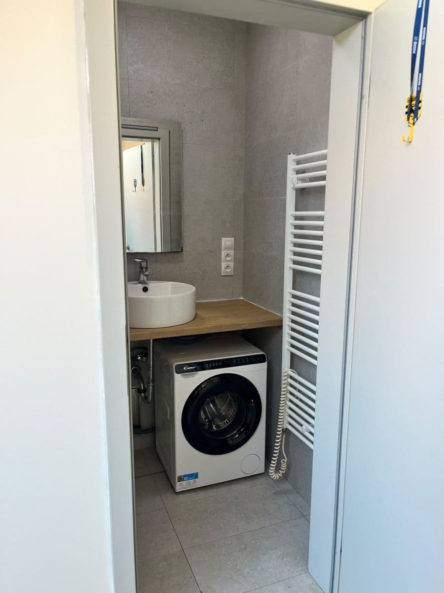 Prenájom bytu 2-izbový 35 m², Dobrovského, Plzeň, Plzeňský kraj Prenájom bytu 2-izbový 35 m², Dobrovského, Plzeň, Plzeňský kraj