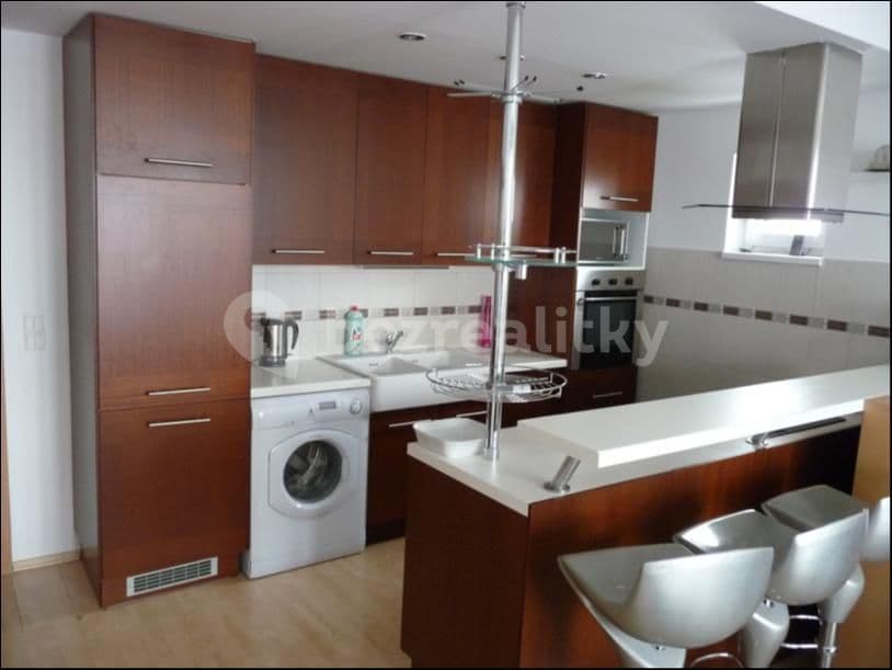 Prenájom bytu 2-izbový 74 m², Nejdlova, Karlovy Vary, Karlovarský kraj Prenájom bytu 2-izbový 74 m², Nejdlova, Karlovy Vary, Karlovarský kraj