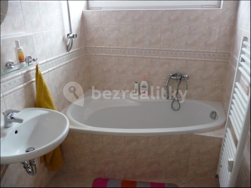 Prenájom bytu 2-izbový 74 m², Nejdlova, Karlovy Vary, Karlovarský kraj Prenájom bytu 2-izbový 74 m², Nejdlova, Karlovy Vary, Karlovarský kraj