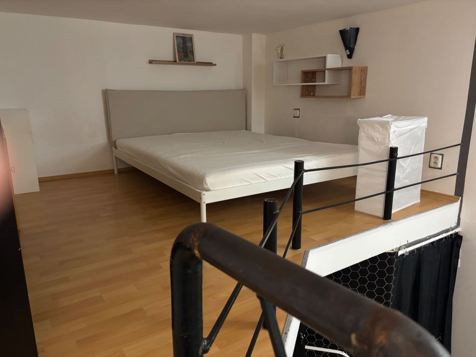 Prenájom bytu Garsoniéra 27 m², Štúrova, Praha, Praha Prenájom bytu Garsoniéra 27 m², Štúrova, Praha, Praha